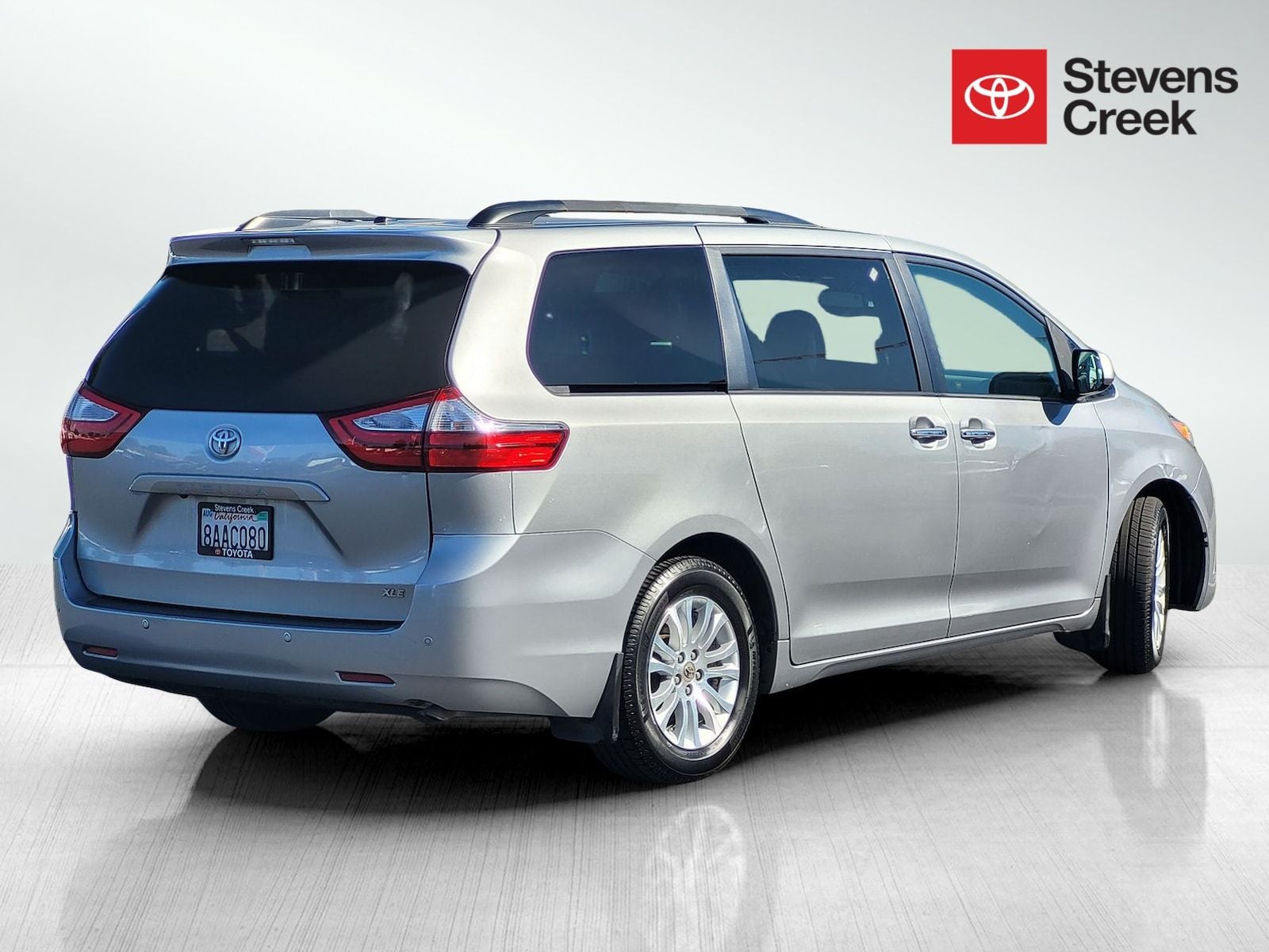 2017 Toyota Sienna XLE 8 Passenger