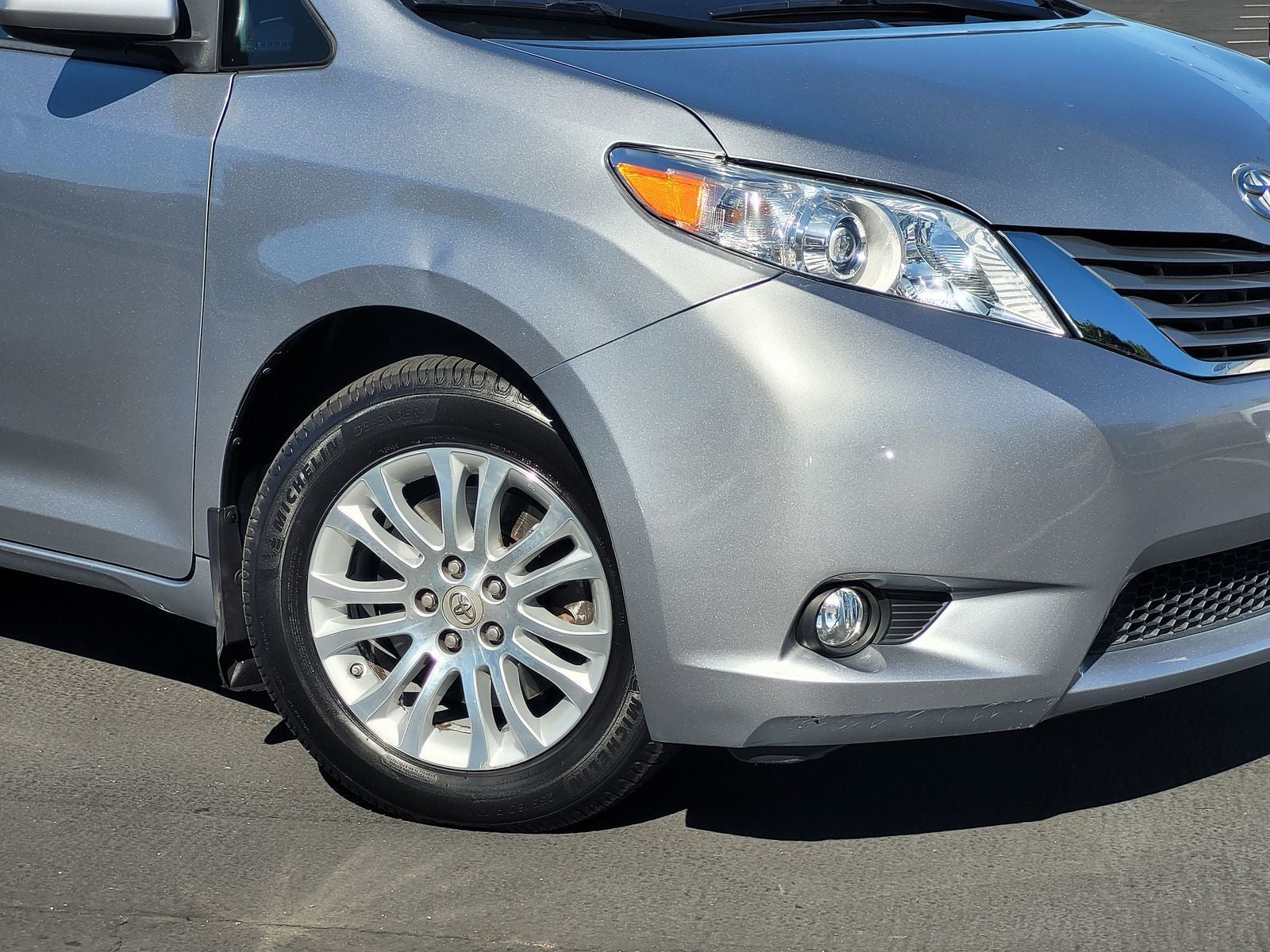 2017 Toyota Sienna XLE 8 Passenger