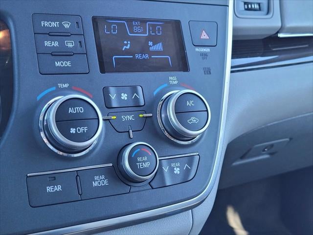 2017 Toyota Sienna XLE 8 Passenger