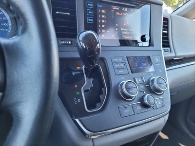 2017 Toyota Sienna XLE 8 Passenger
