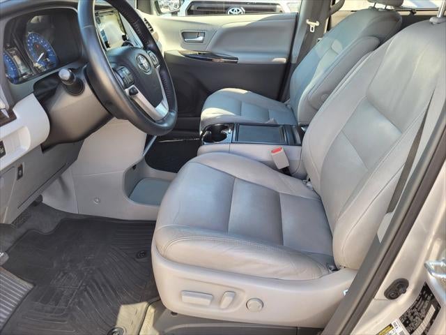2017 Toyota Sienna XLE 8 Passenger