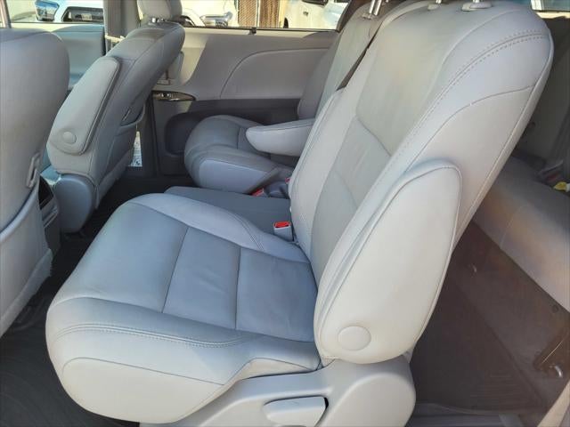 2017 Toyota Sienna XLE 8 Passenger