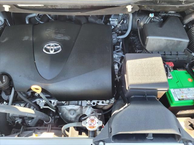 2017 Toyota Sienna XLE 8 Passenger