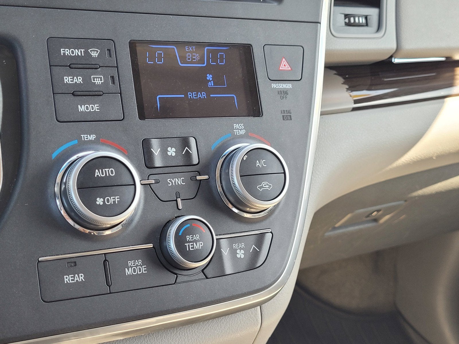 2017 Toyota Sienna XLE 8 Passenger