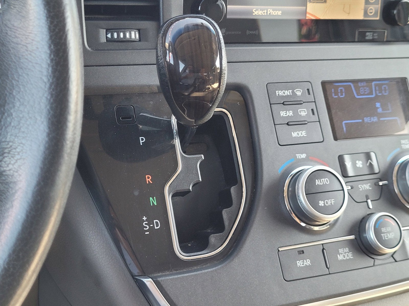 2017 Toyota Sienna XLE 8 Passenger