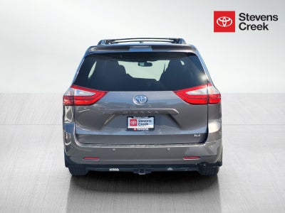 2017 Toyota Sienna XLE 8 Passenger