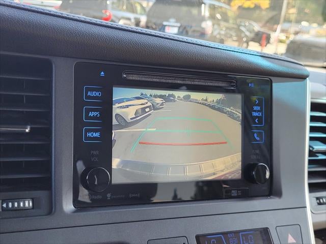 2017 Toyota Sienna XLE 8 Passenger