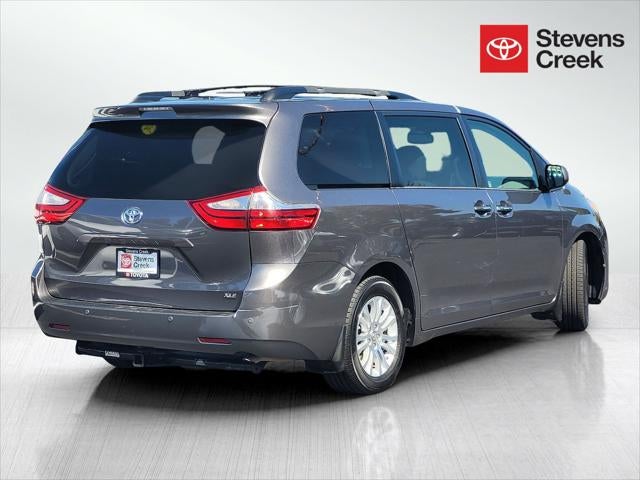 2017 Toyota Sienna XLE 8 Passenger