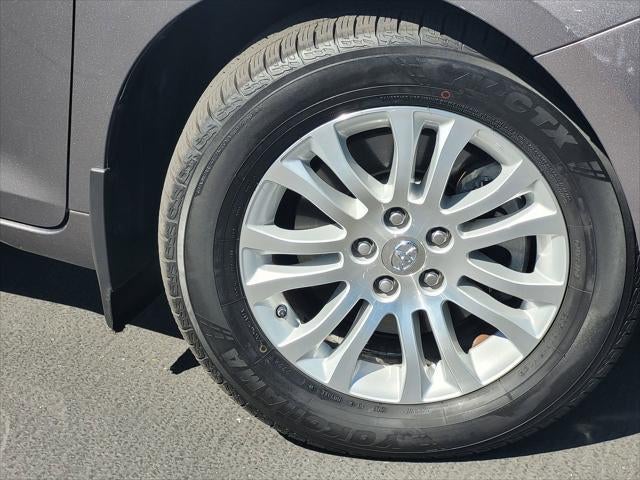 2017 Toyota Sienna XLE 8 Passenger