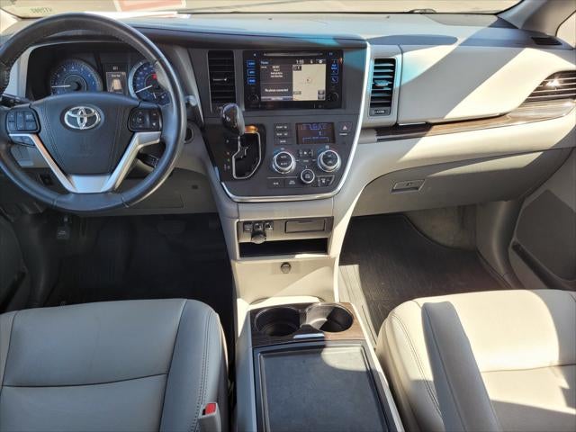 2017 Toyota Sienna XLE 8 Passenger