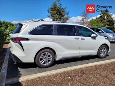 2022 Toyota Sienna Limited 7 Passenger