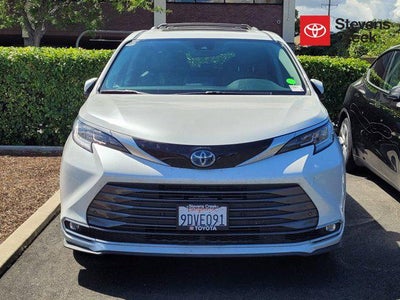 2022 Toyota Sienna Limited 7 Passenger