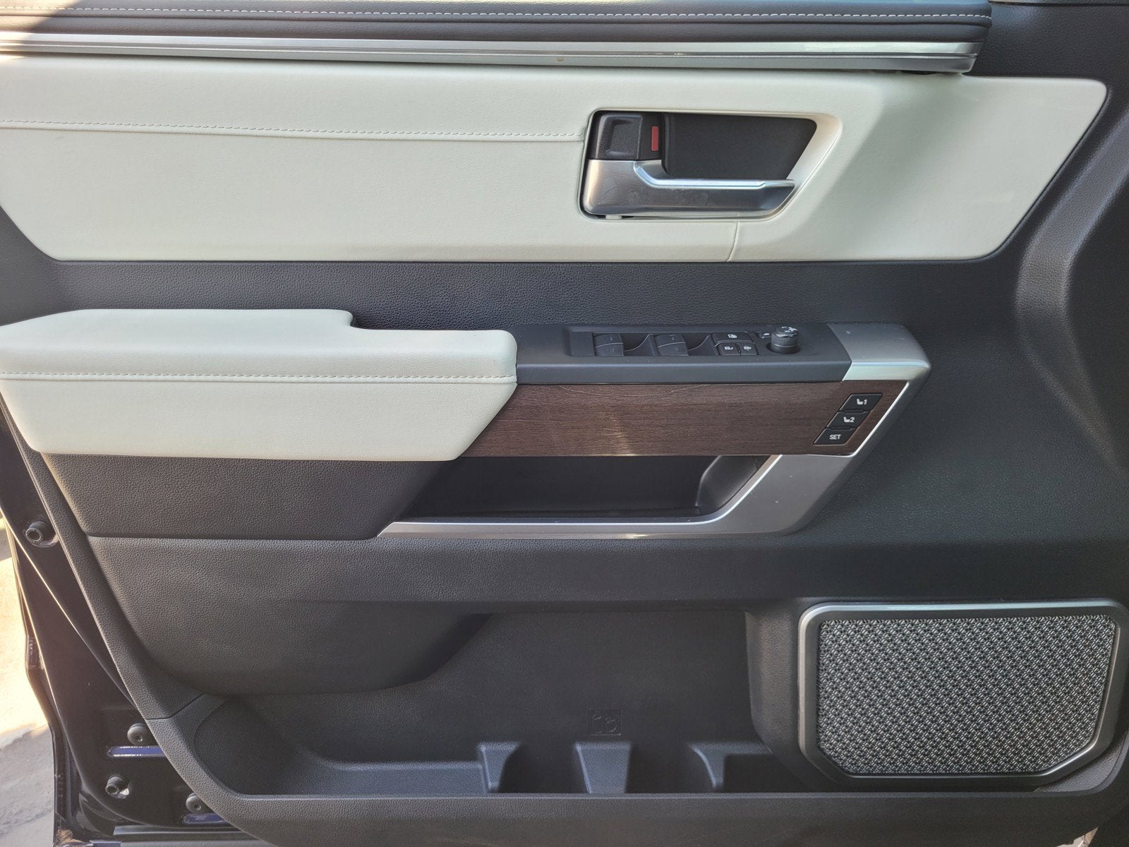 2023 Toyota Tundra Hybrid Capstone