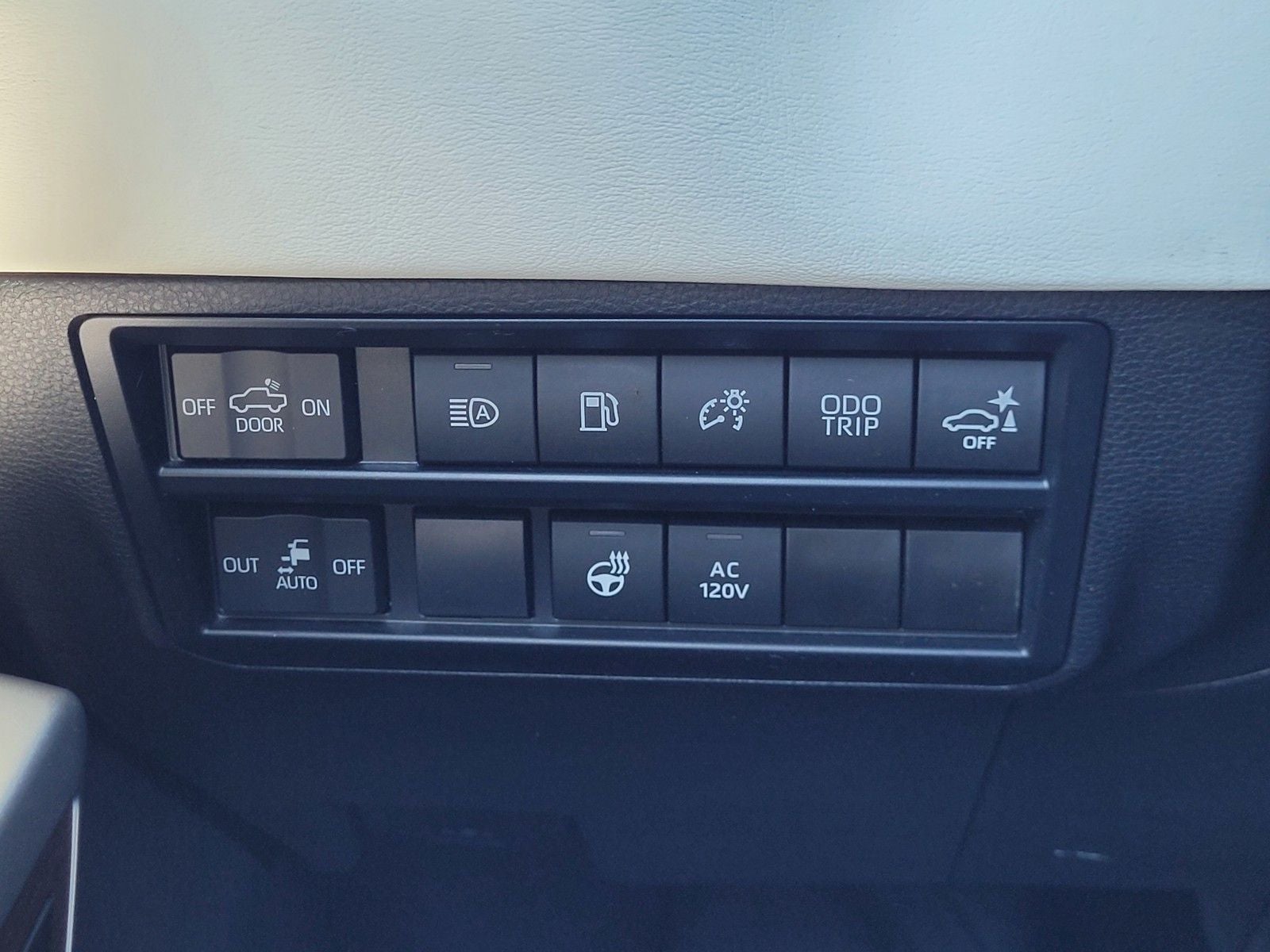 2023 Toyota Tundra Hybrid Capstone