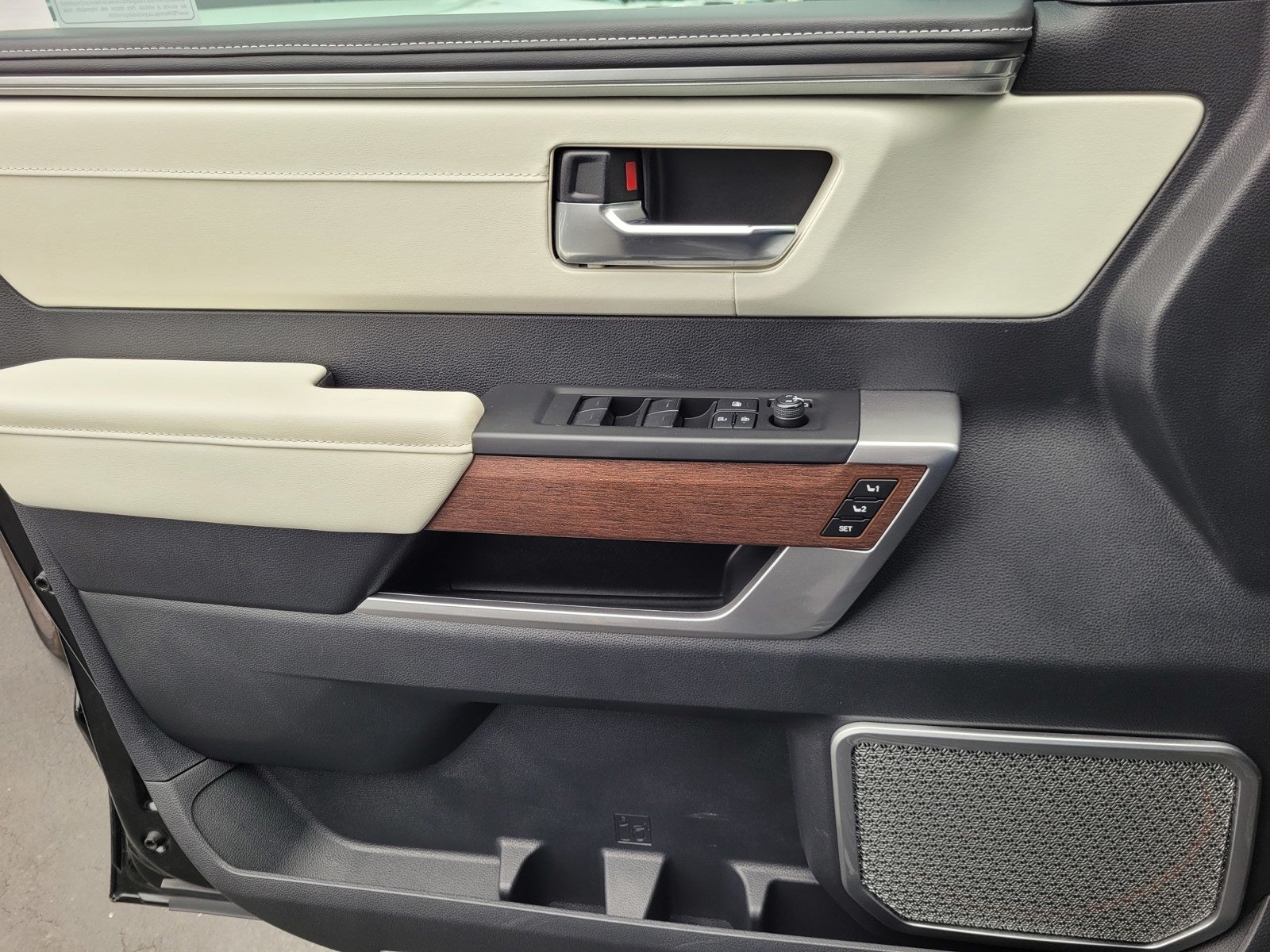 2022 Toyota Tundra Hybrid Capstone