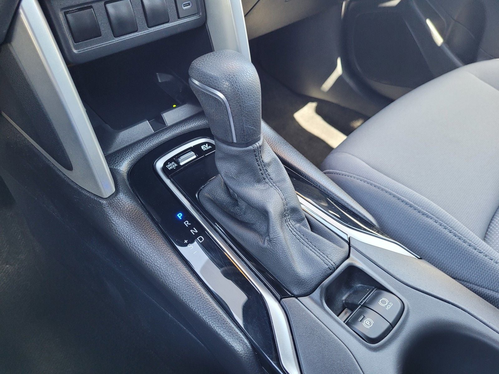2024 Toyota Corolla Cross Hybrid SE
