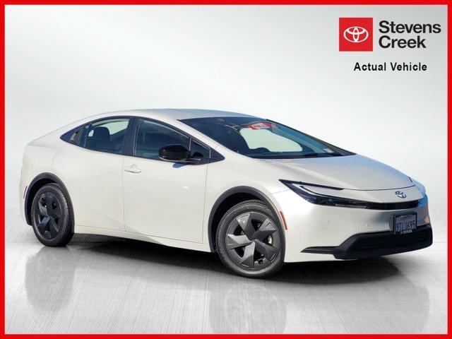 2025 Toyota Prius LE