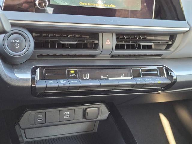 2025 Toyota Prius LE