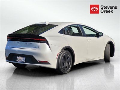 2025 Toyota Prius LE