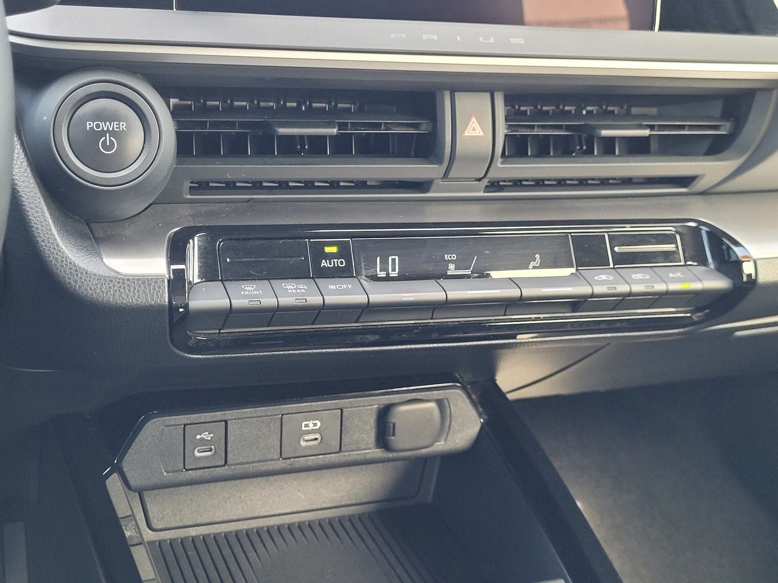 2025 Toyota Prius LE