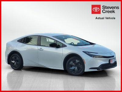 2025 Toyota Prius LE