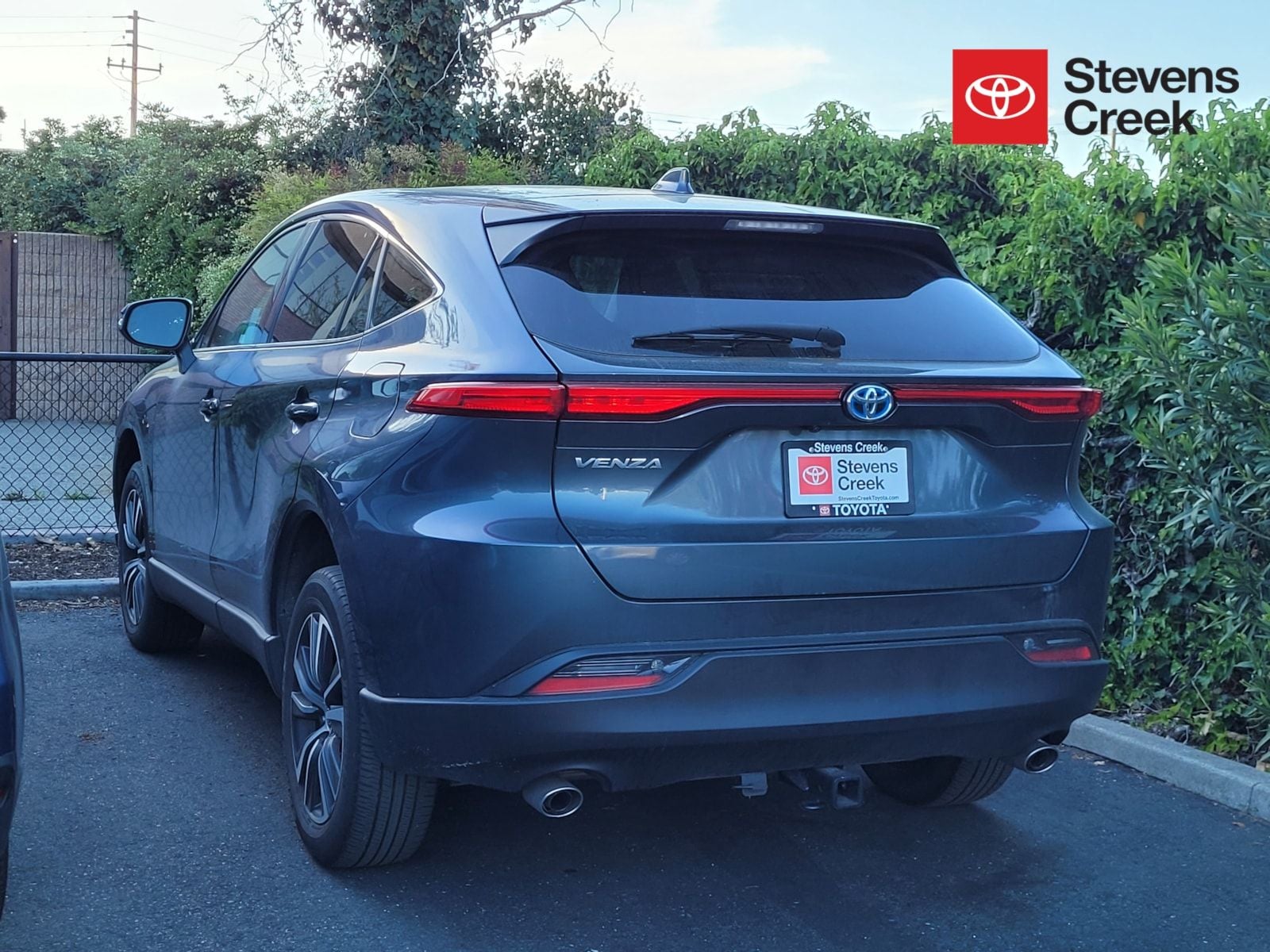 2023 Toyota Venza LE