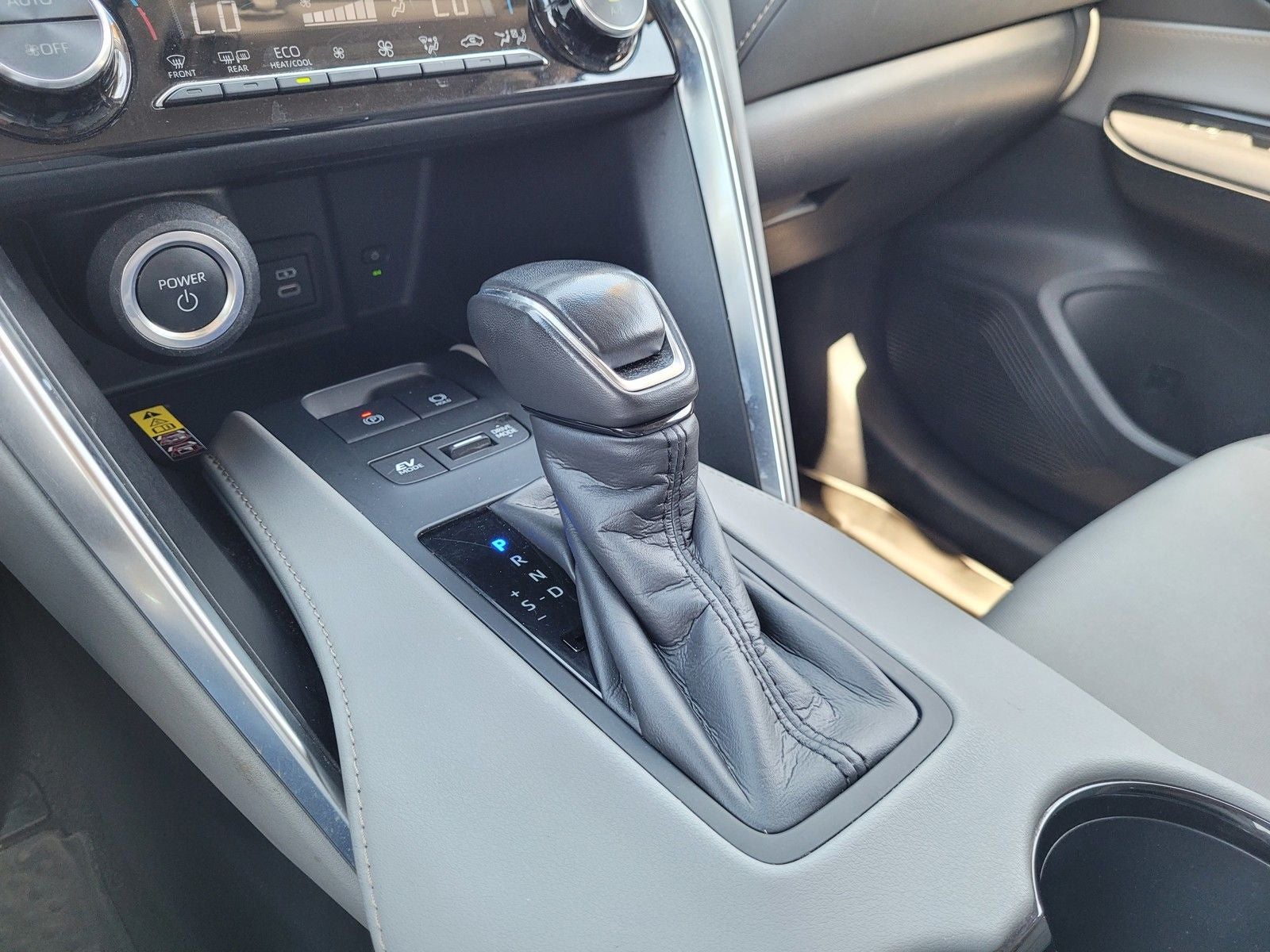 2023 Toyota Venza LE