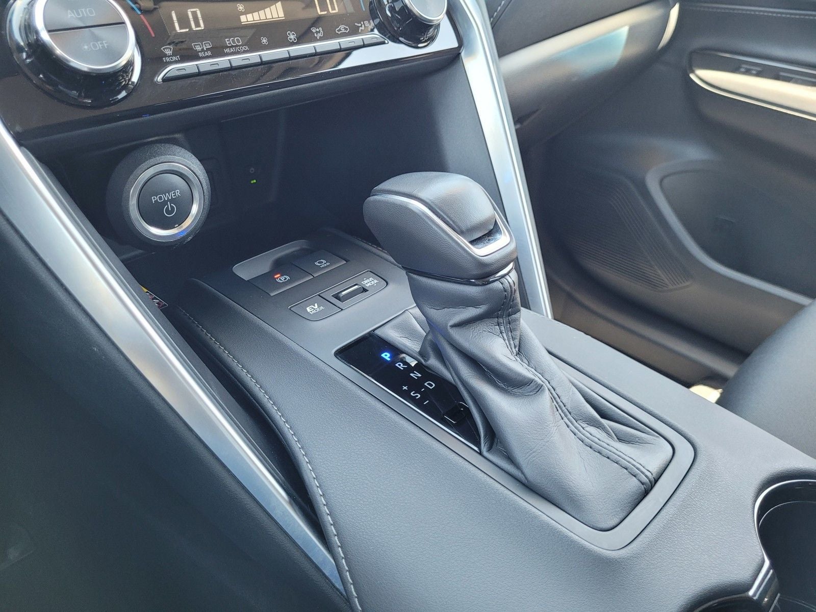 2024 Toyota Venza LE