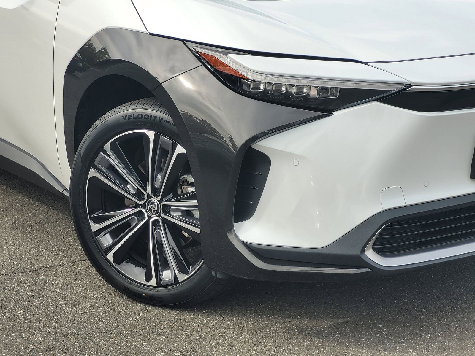 2023 Toyota bZ4X Limited