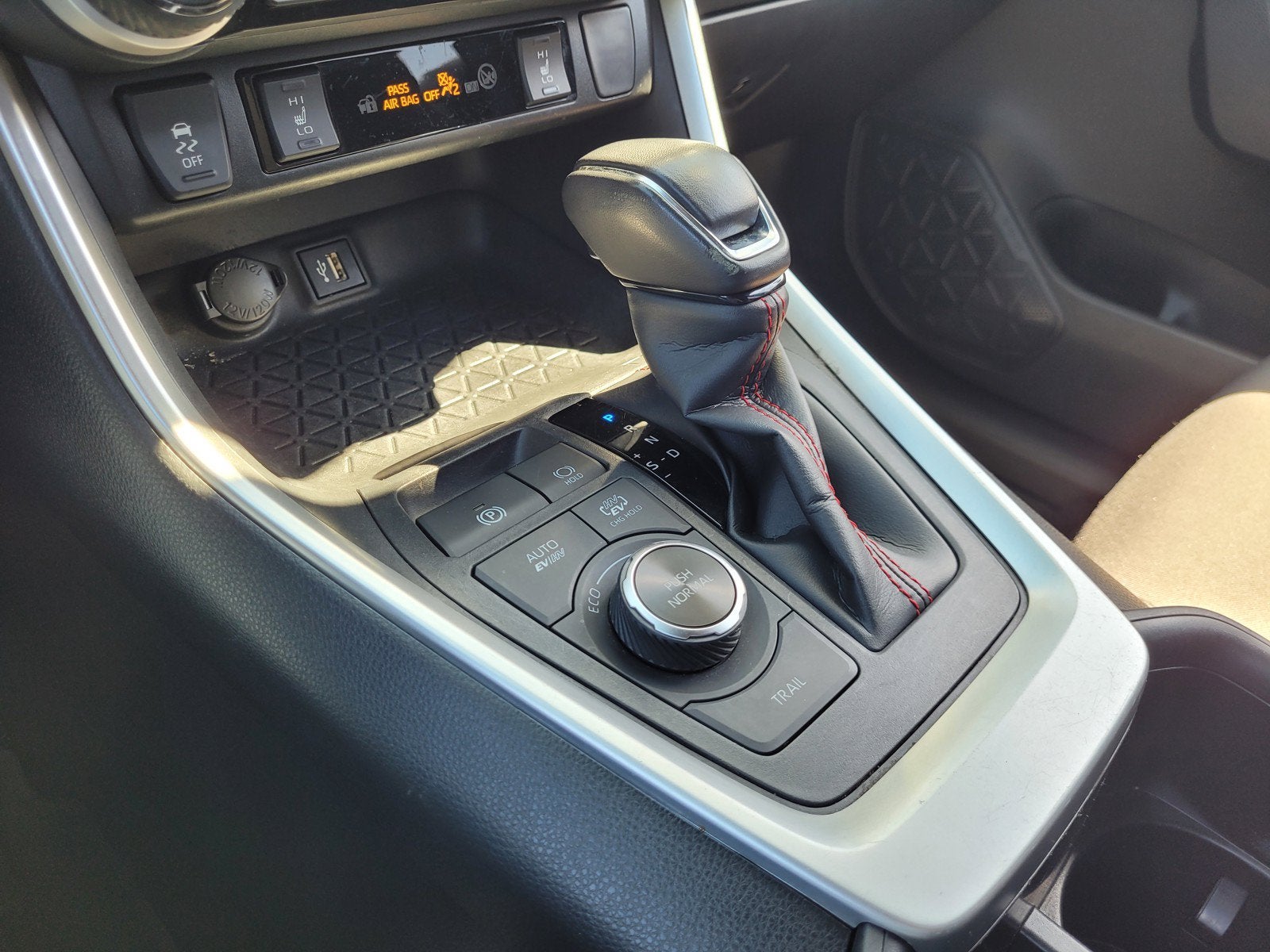 2024 Toyota RAV4 Prime SE