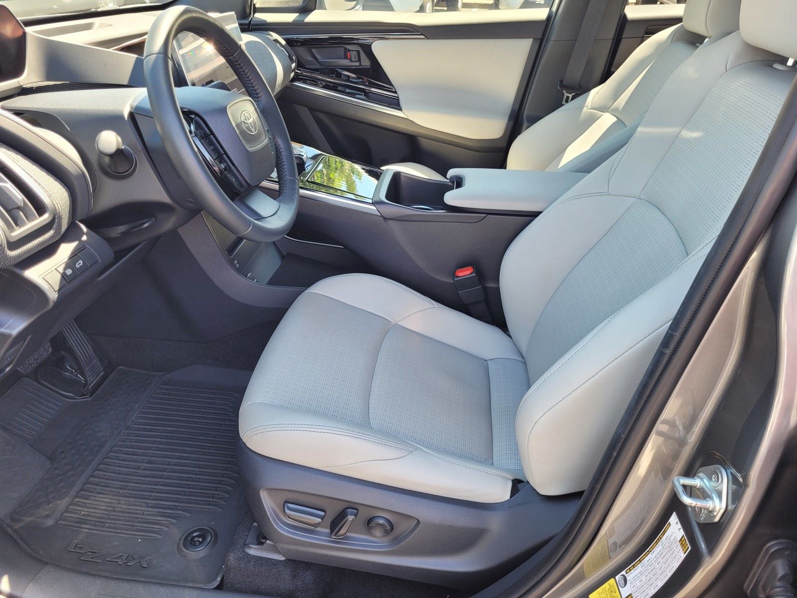 2023 Toyota bZ4X Limited