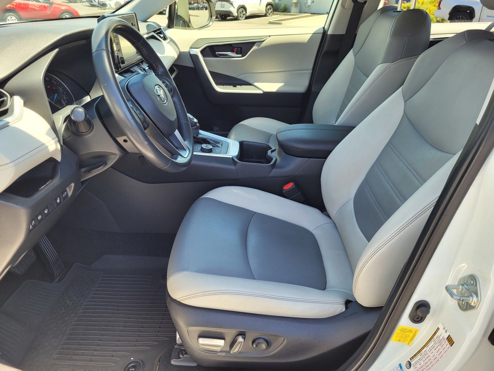 2022 Toyota RAV4 Hybrid XLE Premium