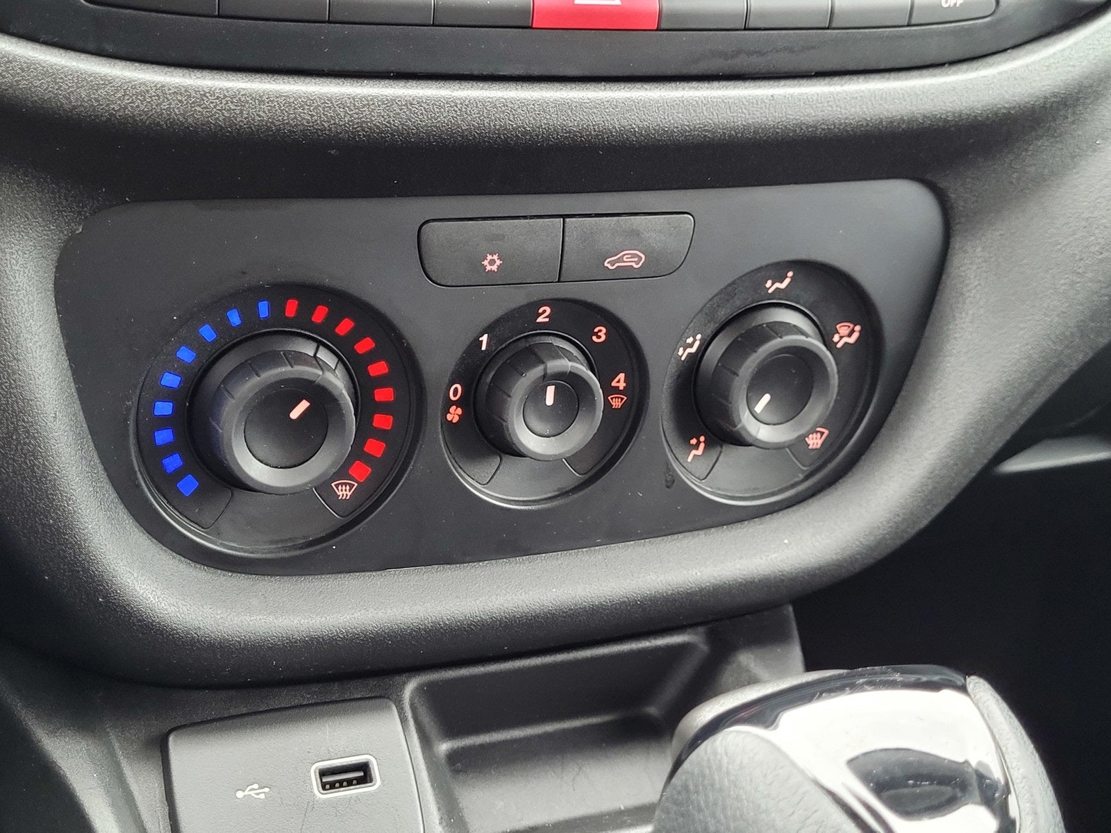 2022 RAM ProMaster City Base